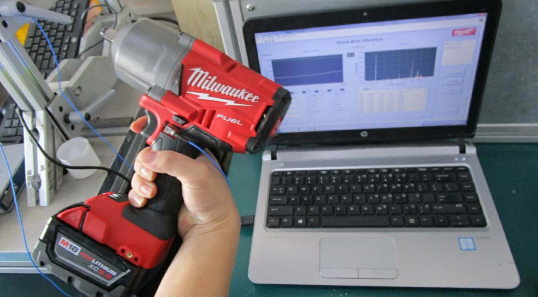 356A02加速度傳感器交貨應用在電工工具研發(fā)驗證設計